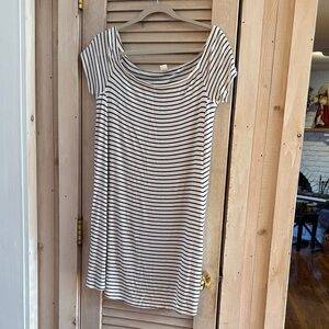 Lot 2 Old Navy Black & White Striped Short Sleeve MidiDresses- White L Black XL